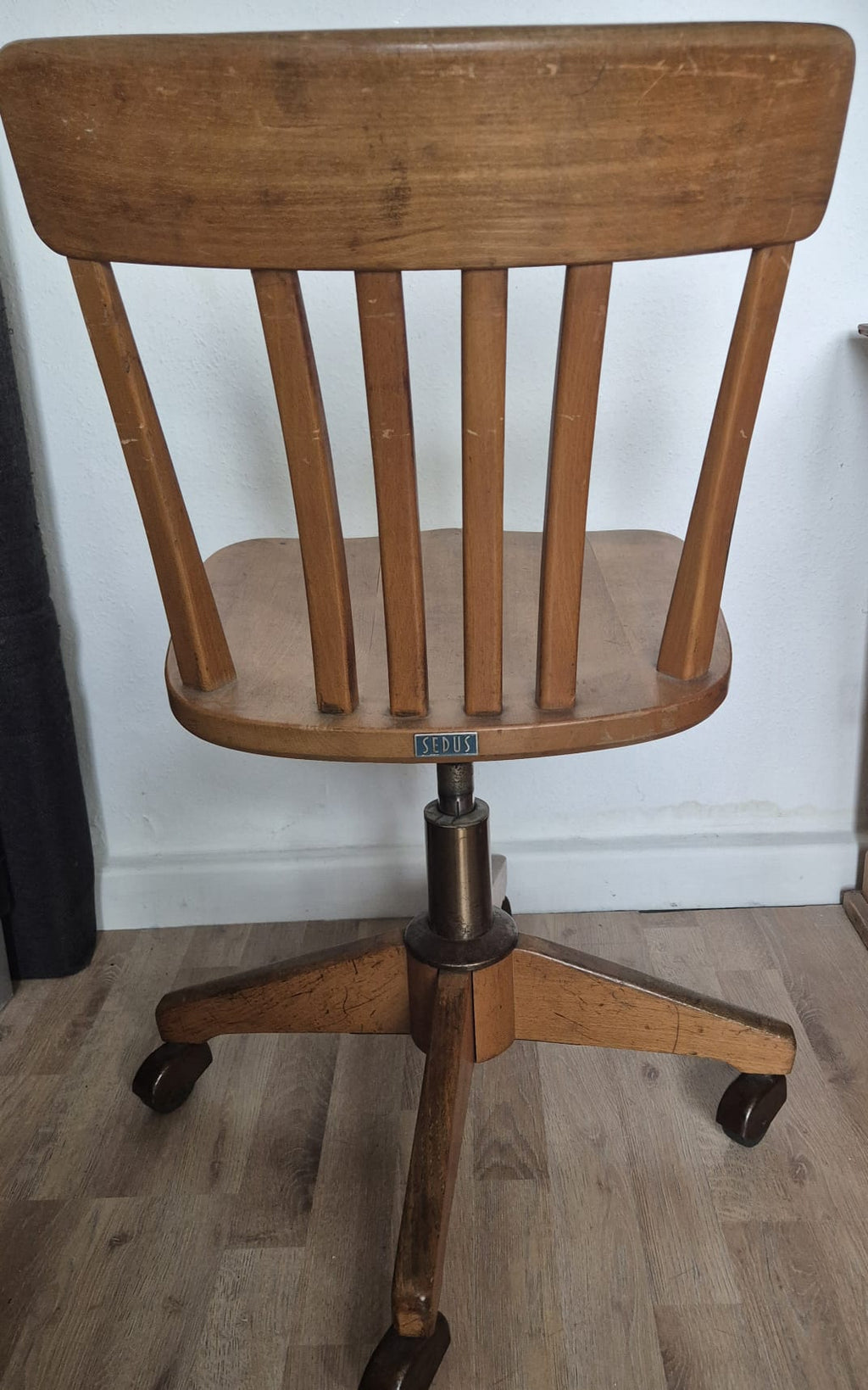 drehbarer Holzstuhl Vintage‑Look - VollVoll